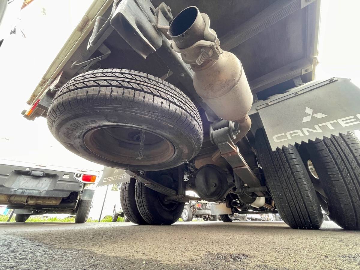 Mitsubishi-diesel-1996-white-6