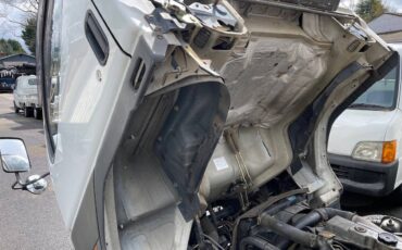 Mitsubishi-diesel-1996-white-70