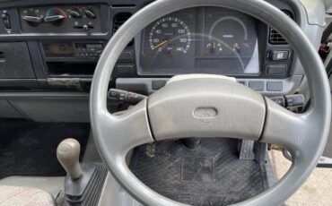 Mitsubishi-diesel-1996-white-73