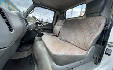 Mitsubishi-diesel-1996-white-75