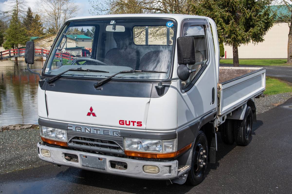 Mitsubishi-diesel-1996-white-8