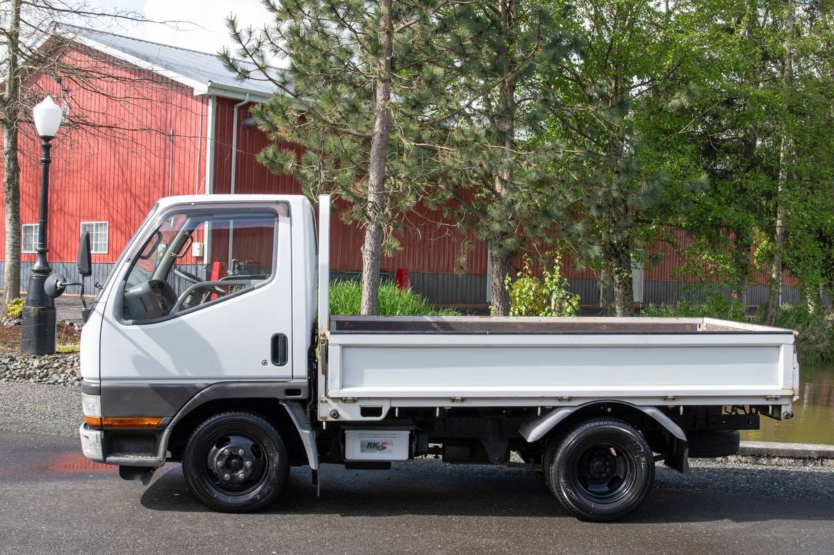 Mitsubishi-diesel-1996-white-81