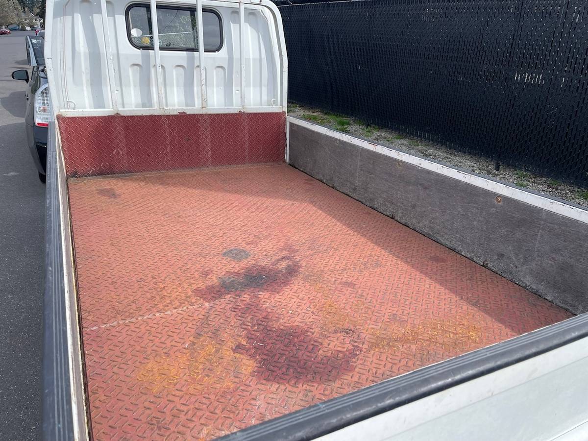 Mitsubishi-diesel-1996-white-86