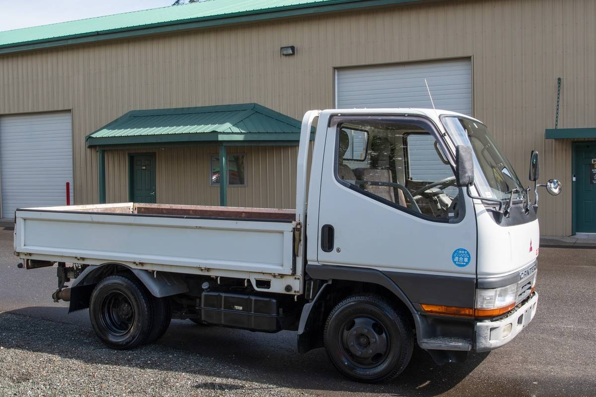 Mitsubishi-diesel-1996-white-90