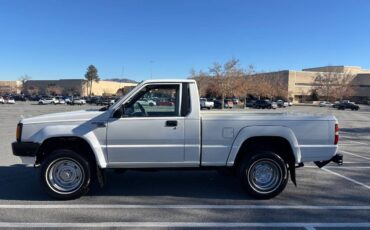 Mitsubishi-mighty-max-4x4-1992-white-1