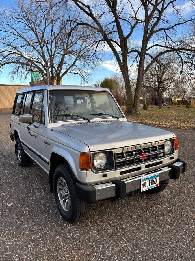 Mitsubishi-montero-1989-1