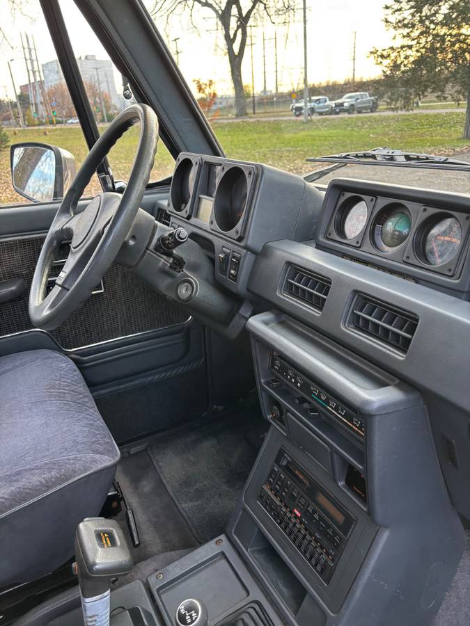 Mitsubishi-montero-1989-14