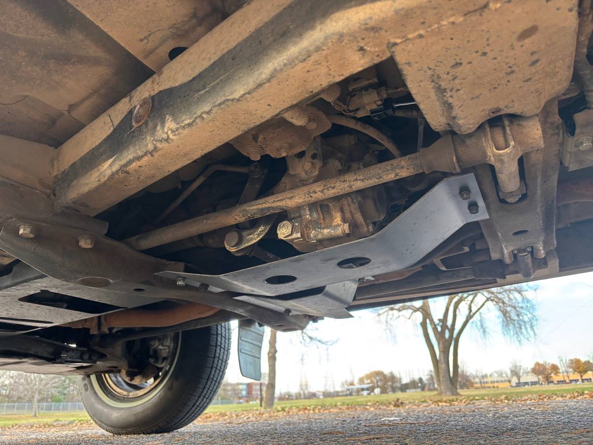 Mitsubishi-montero-1989-2