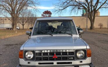 Mitsubishi-montero-1989-3