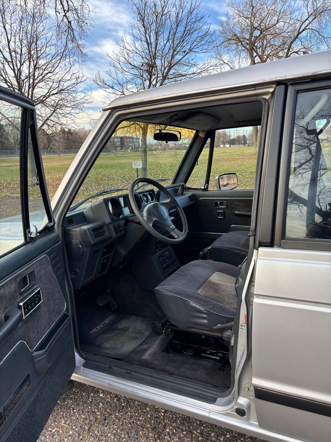 Mitsubishi-montero-1989-5