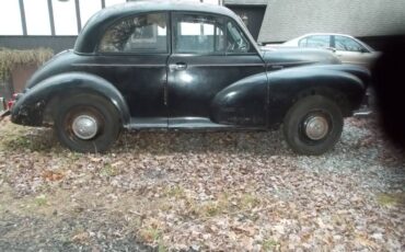 Morris-minor-saloon-coupe-1954-black-5