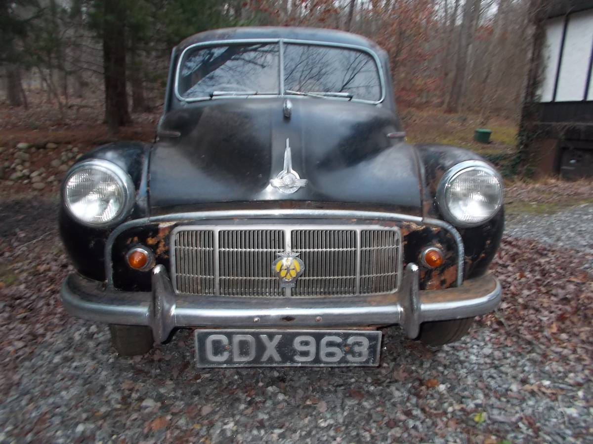 Morris-minor-saloon-coupe-1954-black-6