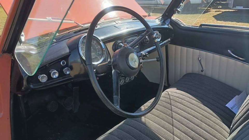 Nash-Metropolitan-1958-Coupe-3