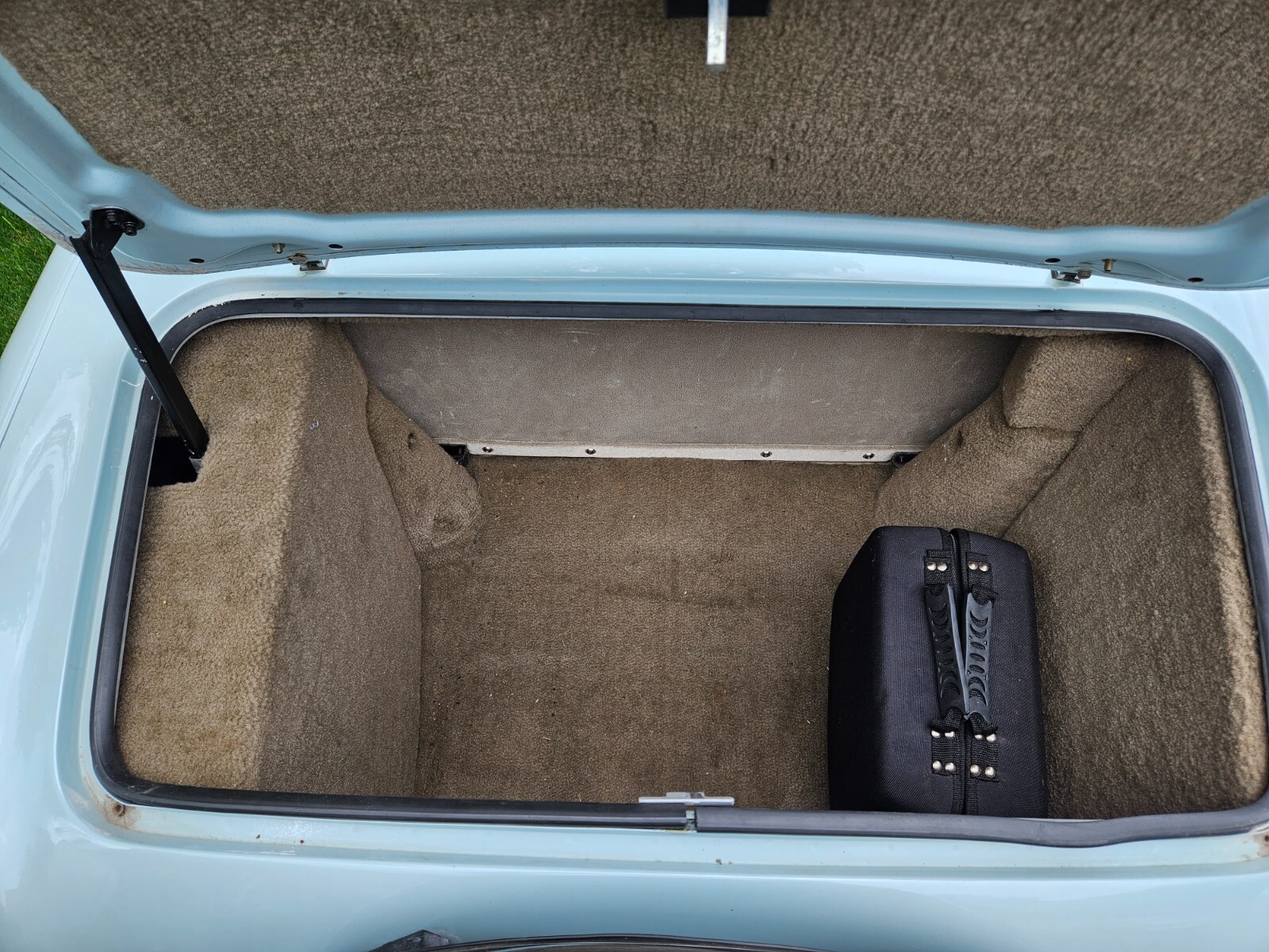 Nash-metropolitan-1962-Coupe-11