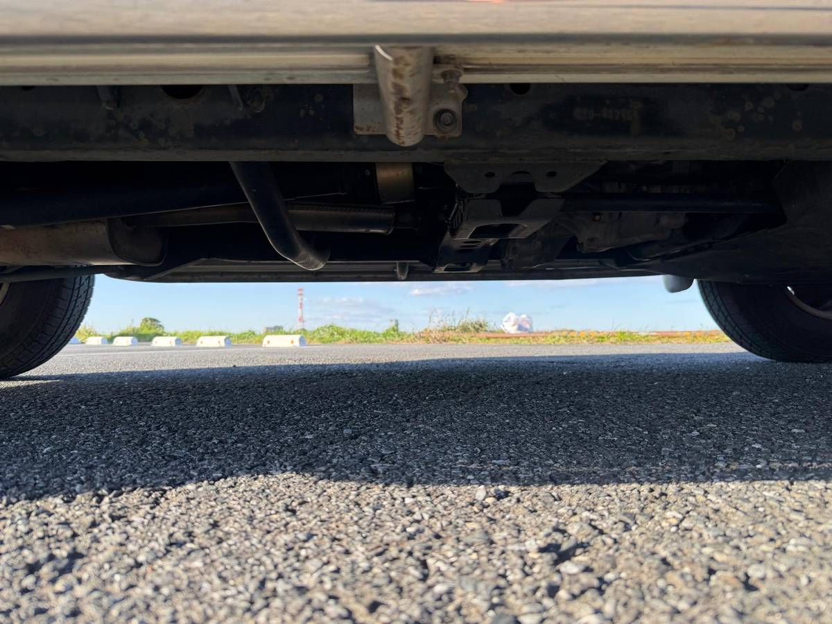 Nissam-mistral-diesel-1995-green-12