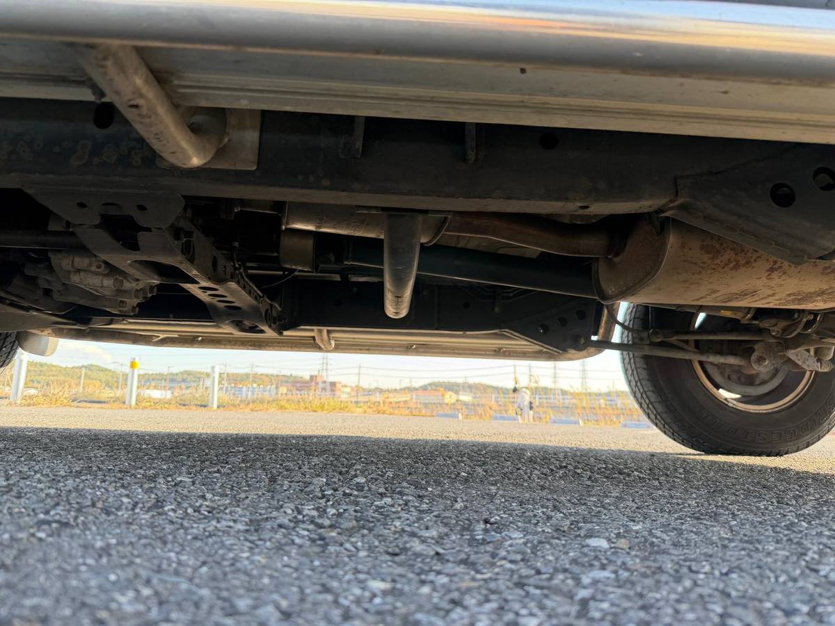 Nissam-mistral-diesel-1995-green-14