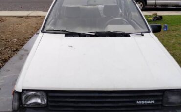 Nissan-1983-white-2