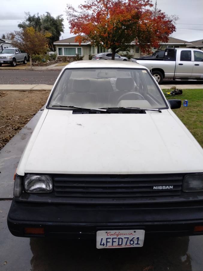 Nissan-1983-white-2