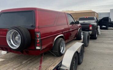 Nissan-1993-red-2