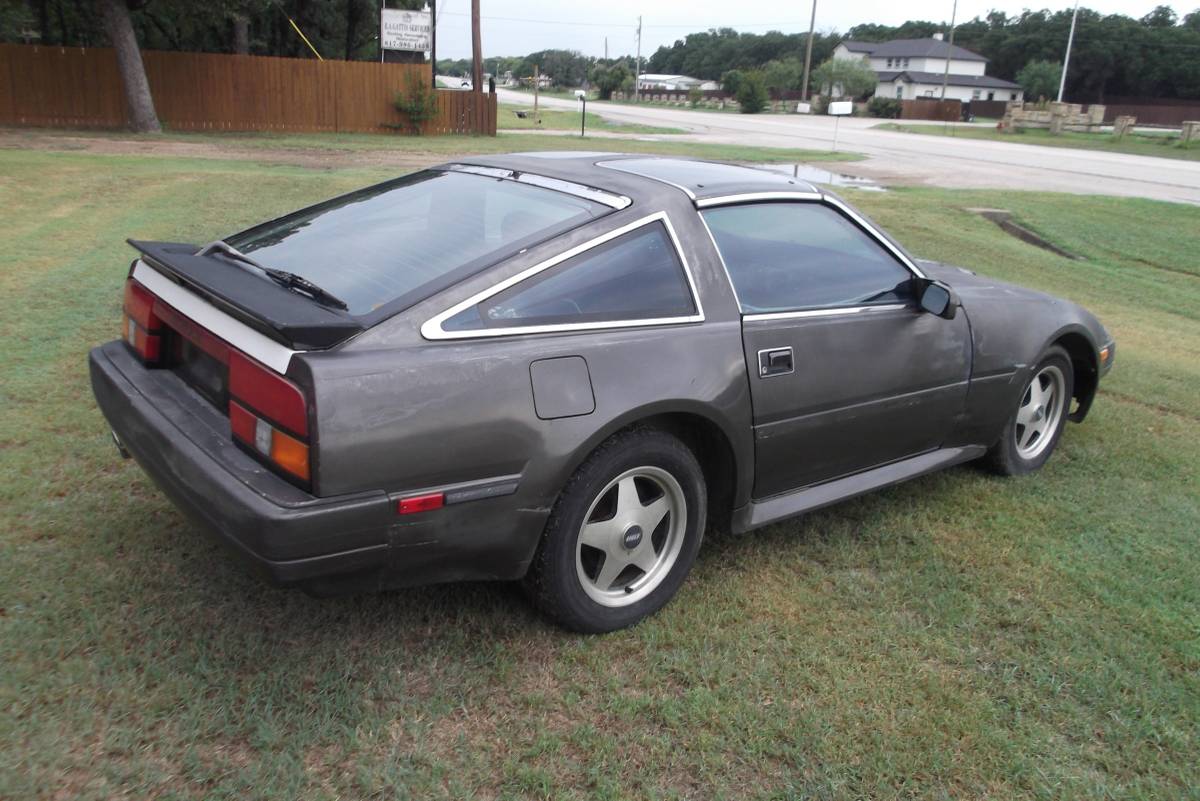 Nissan-300zx-1986-black-2