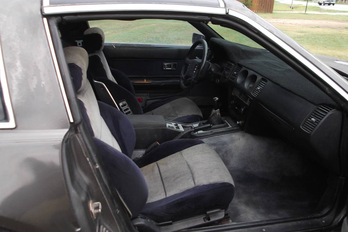 Nissan-300zx-1986-black-3
