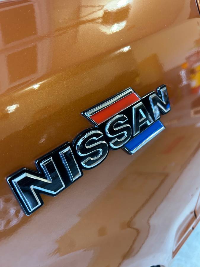 Nissan-720-1983-orange-1