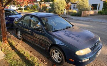 Nissan-altima-1995-blue