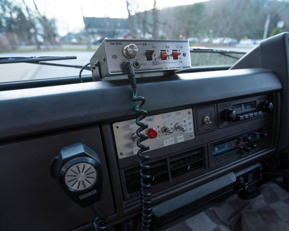 Nissan-atlas-1991-red-11