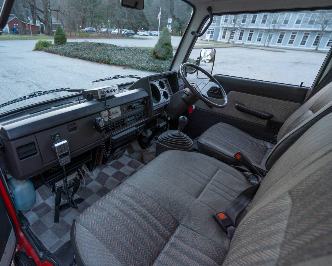 Nissan-atlas-1991-red-12