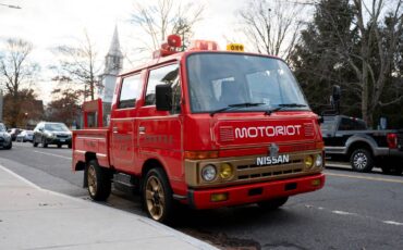 Nissan-atlas-1991-red