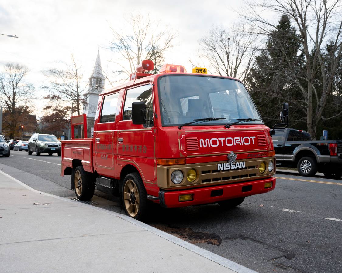 Nissan-atlas-1991-red