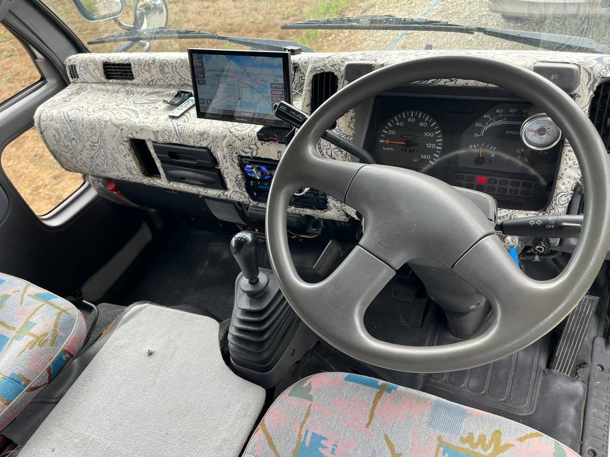 Nissan-atlas-diesel-1993-white-4