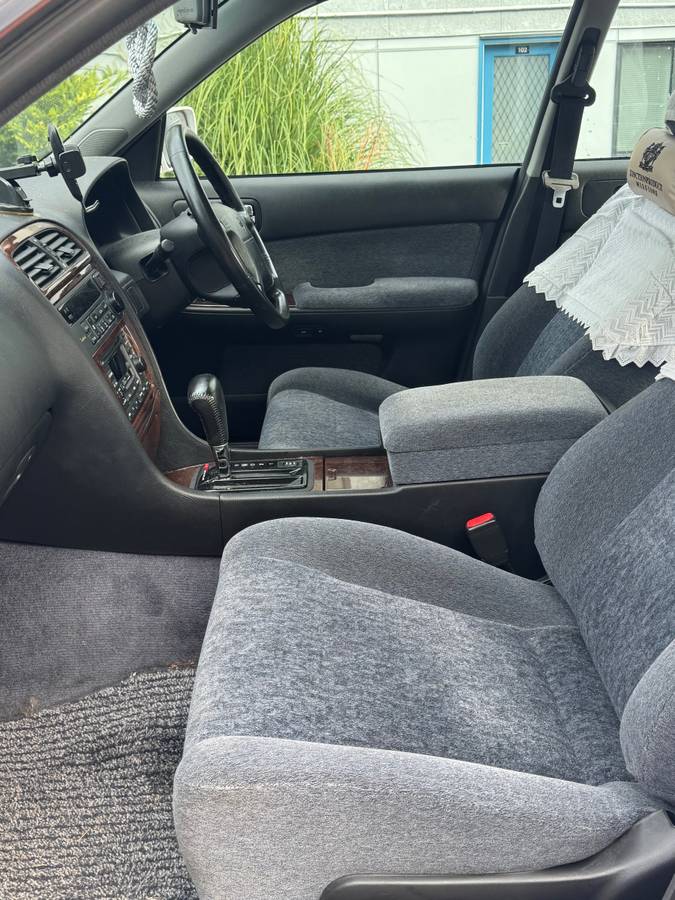 Nissan-cedric-1995-3