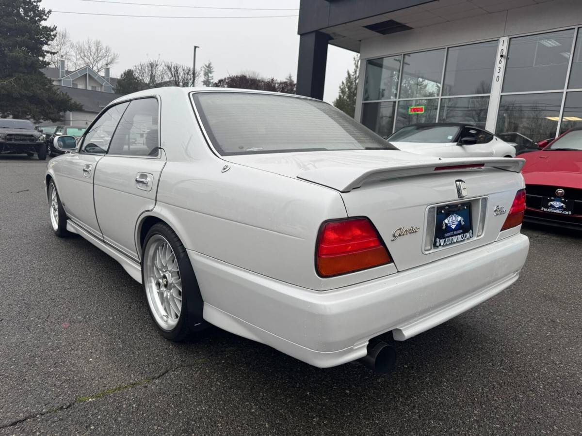 Nissan-cedric-rhd-1992-1