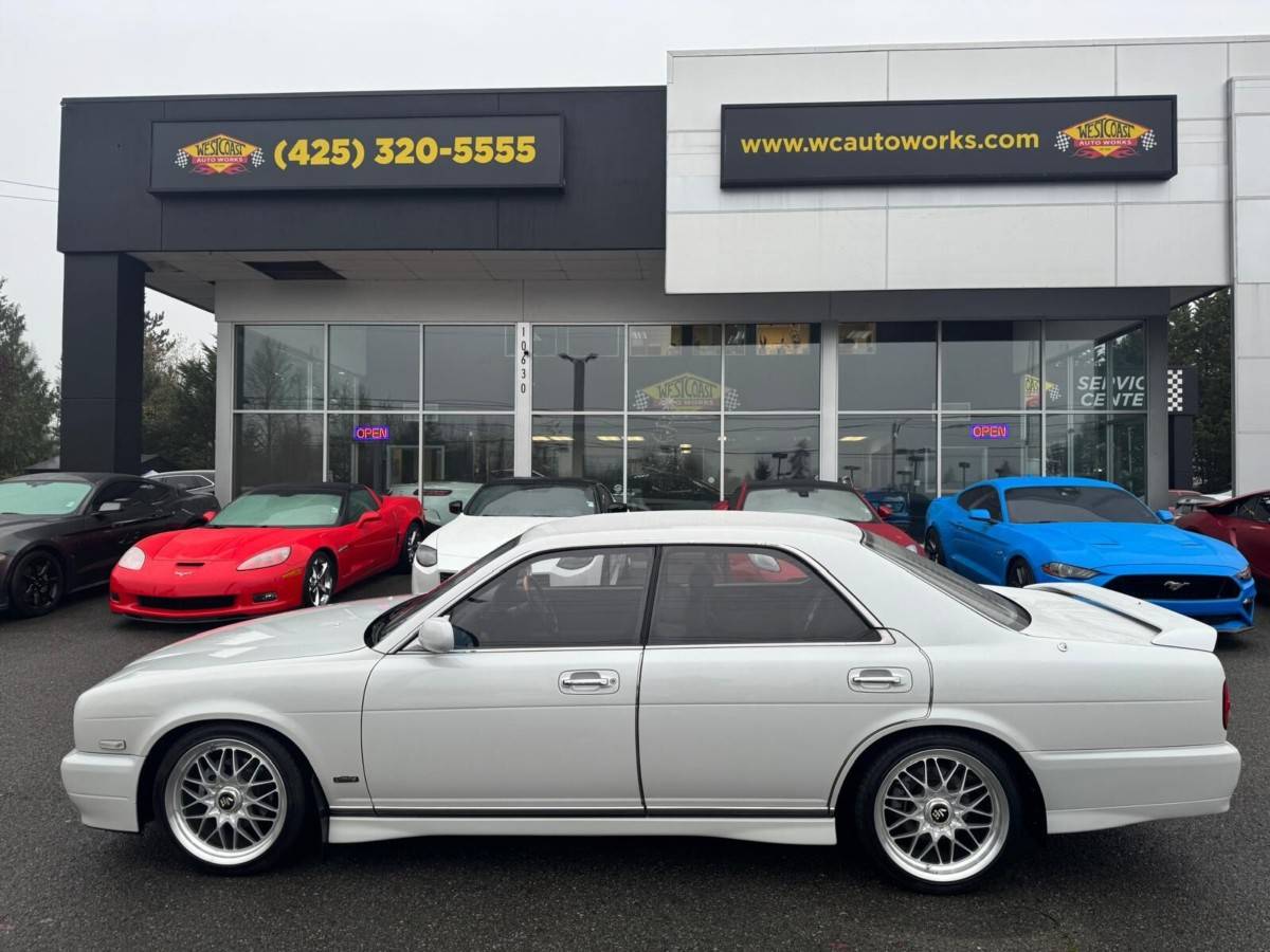 Nissan-cedric-rhd-1992-2