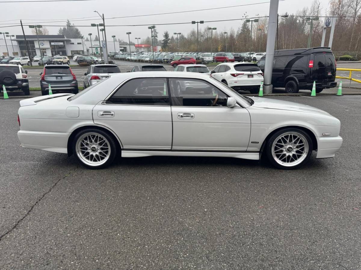 Nissan-cedric-rhd-1992-7