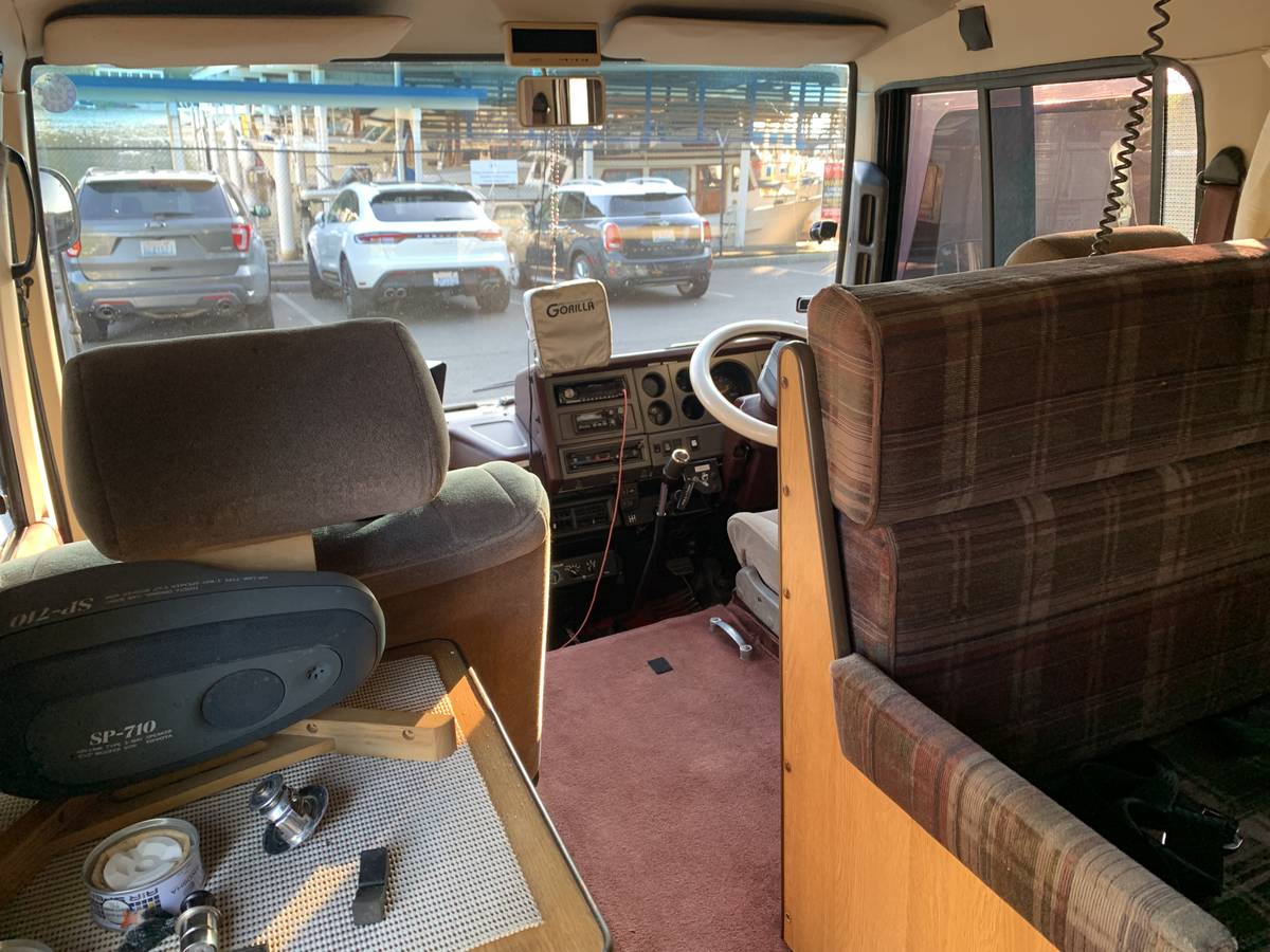 Nissan-civilian-diesel-1992-red-13