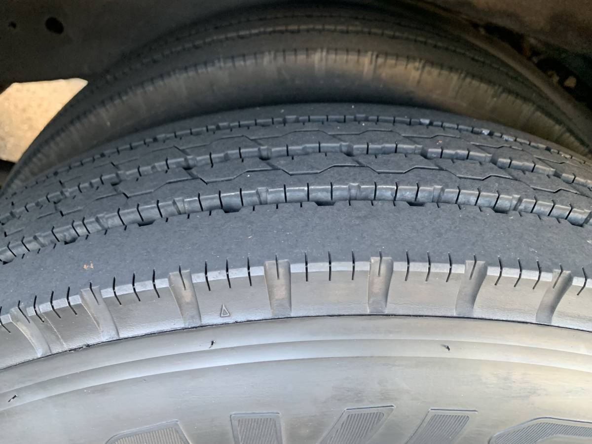 Nissan-civilian-diesel-1992-red-3