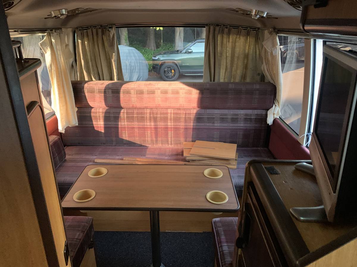 Nissan-civilian-diesel-1992-red-4