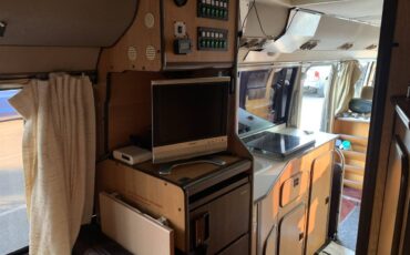 Nissan-civilian-diesel-1992-red-6