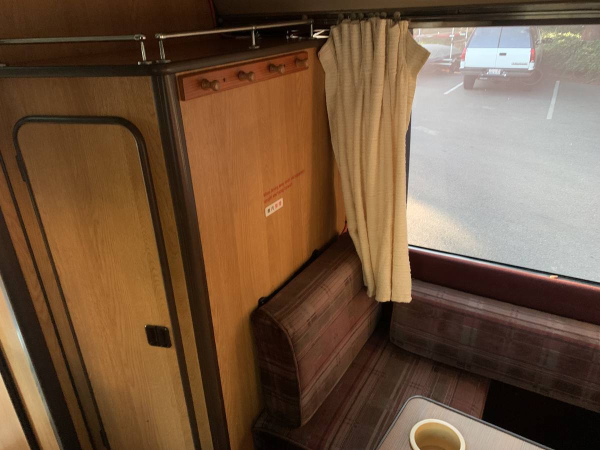 Nissan-civilian-diesel-1992-red-8