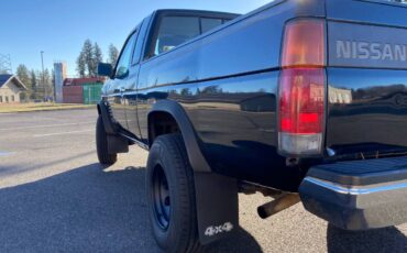 Nissan-d21-1993-black-5