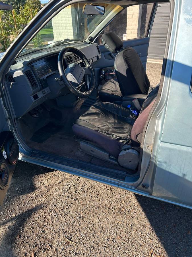 Nissan-d21-hardbody-1993-blue-1