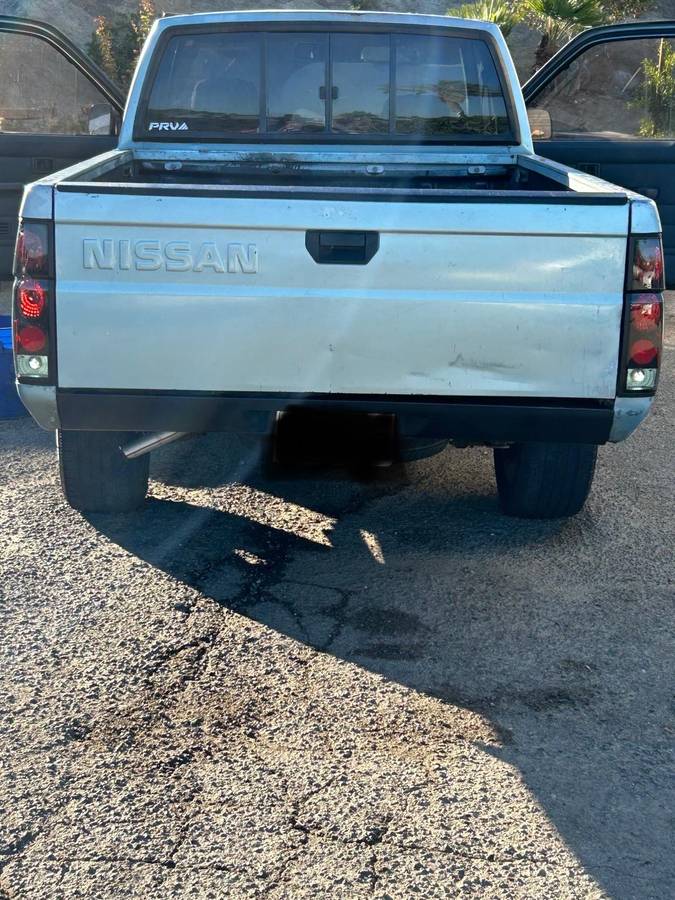 Nissan-d21-hardbody-1993-blue-5