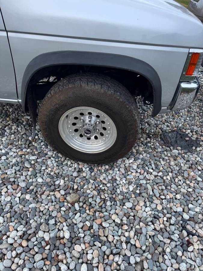 Nissan-d21-hardbody-1996-grey-7