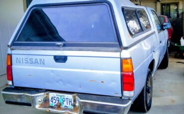 Nissan-d21-pickup-1987-grey-2