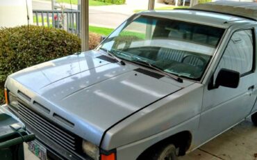 Nissan-d21-pickup-1987-grey-3