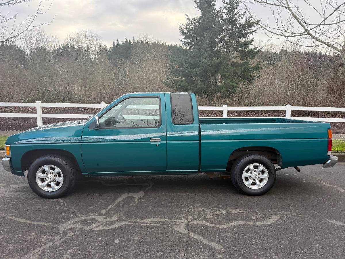 Nissan-extended-cab-1996-1