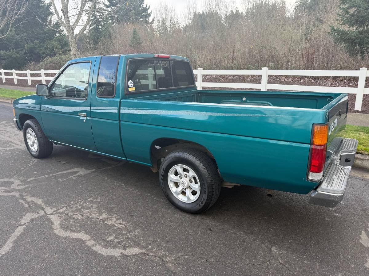 Nissan-extended-cab-1996-3