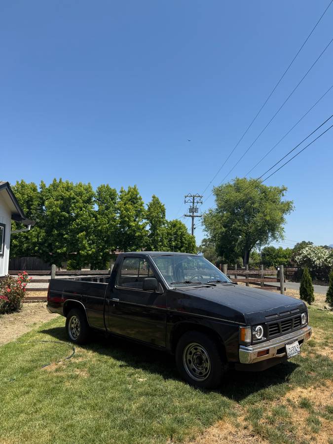 Nissan-frontier-1990-black-1